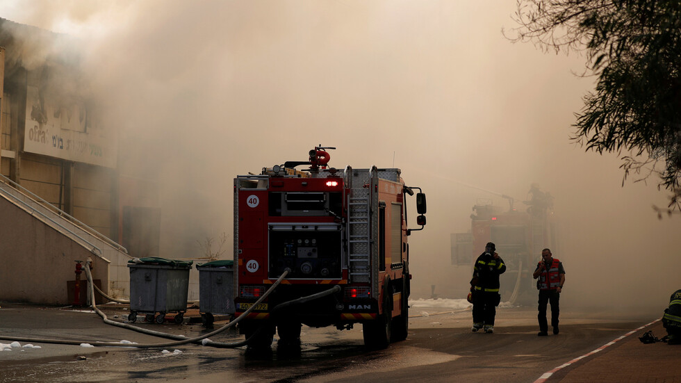إسرائيل.. اندلاع حريق كبير قرب مطار بن غوريون