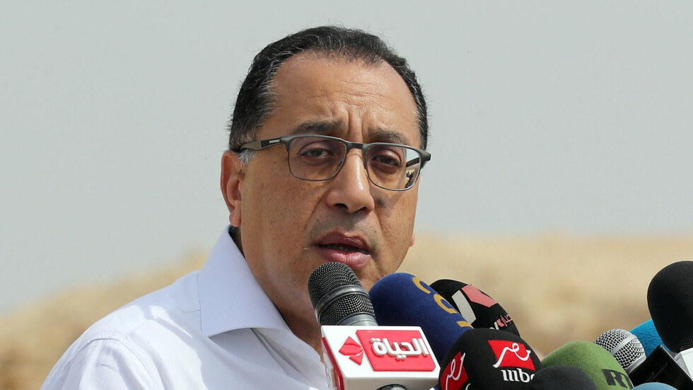 مصر.. مدبولي يتفقد مطار الغردقة الدولي استعدادا لاستقبال السياحة الروسية