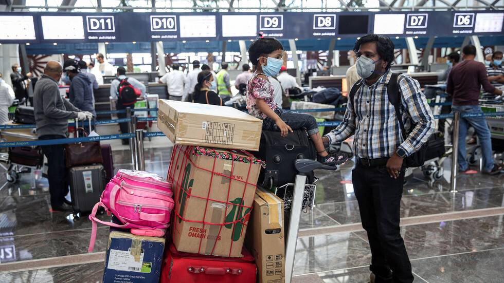 سلطنة عمان تعلن تمديد تعليق دخول القادمين إليها من 14 دولة حتى إشعار آخر