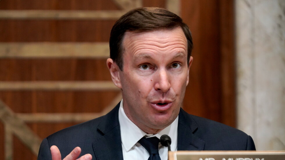 سيناتور أمريكي: العقوبات على  إيران ستصعب وقف إطلاق النار في اليمن