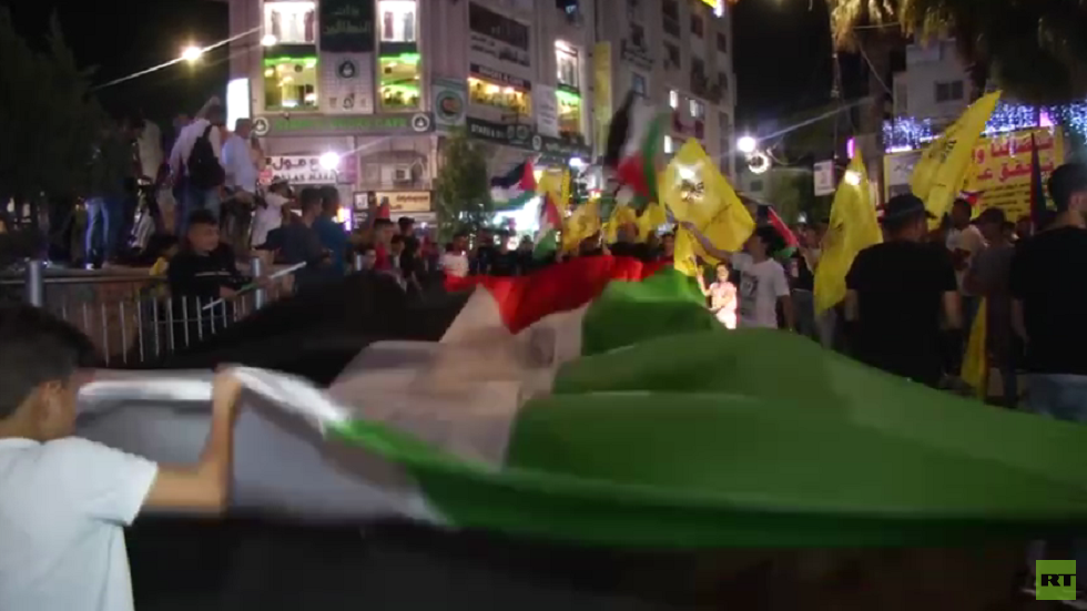 فلسطين.. "فتح" تنظم وقفة دعم لعائلات حي الشيخ جراح المعرضين للطرد من بيوتهم