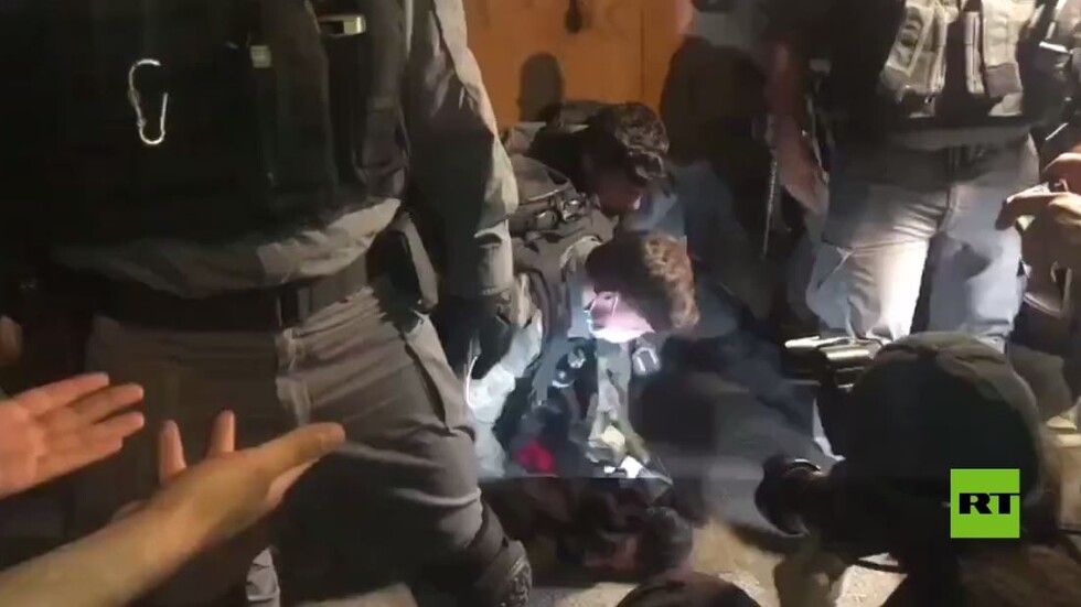 مواجهات واعتقالات في حي الشيخ جراح في القدس