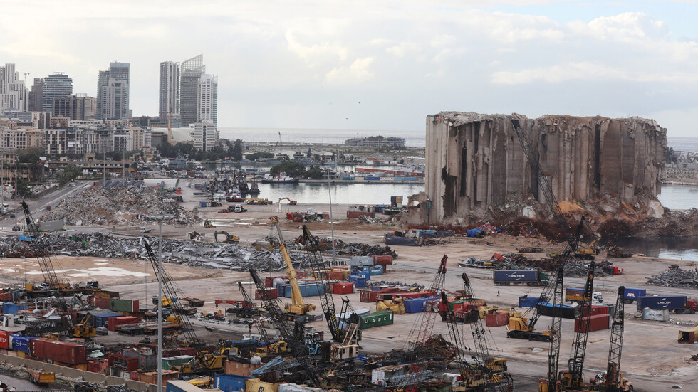 لبنان..ترحيل 59 حاوية تحتوي على مواد شديدة الخطورة تم العثور عليها في مرفأ بيروت وأماكن أخرى