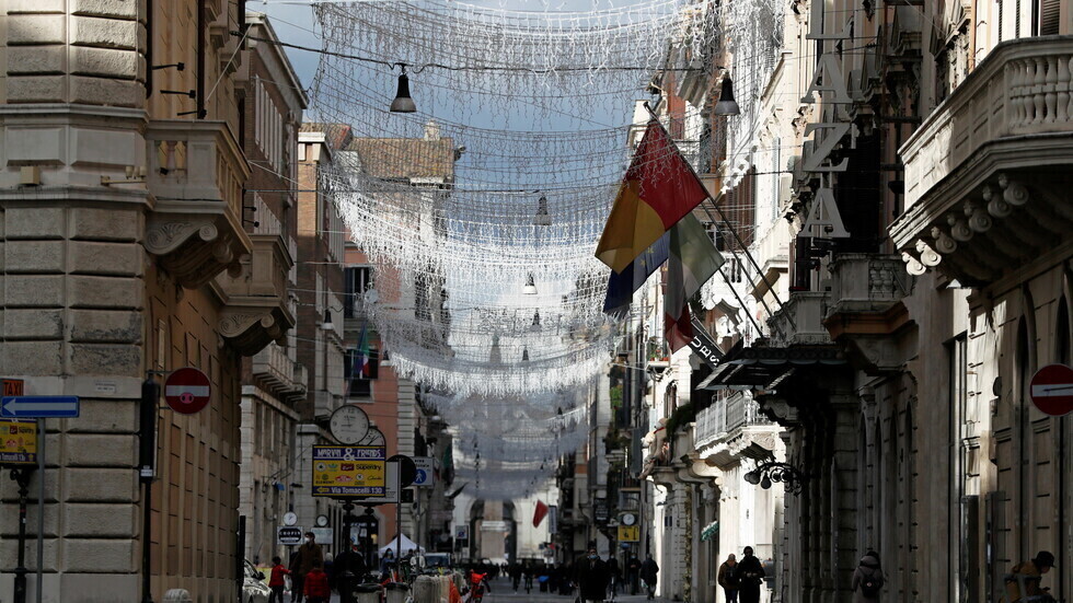 إيطاليا ترصد 10585 إصابة و267 وفاة جديدة بكورونا