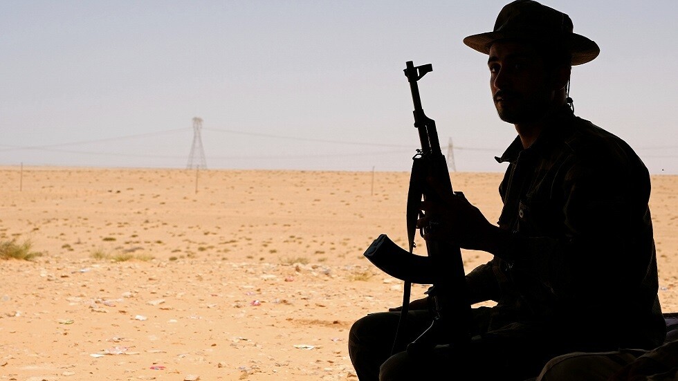 "لا تزال أيديهم على الزناد".. تحرك جديد للمجلس الرئاسي الليبي في ملف توحيد الجيش