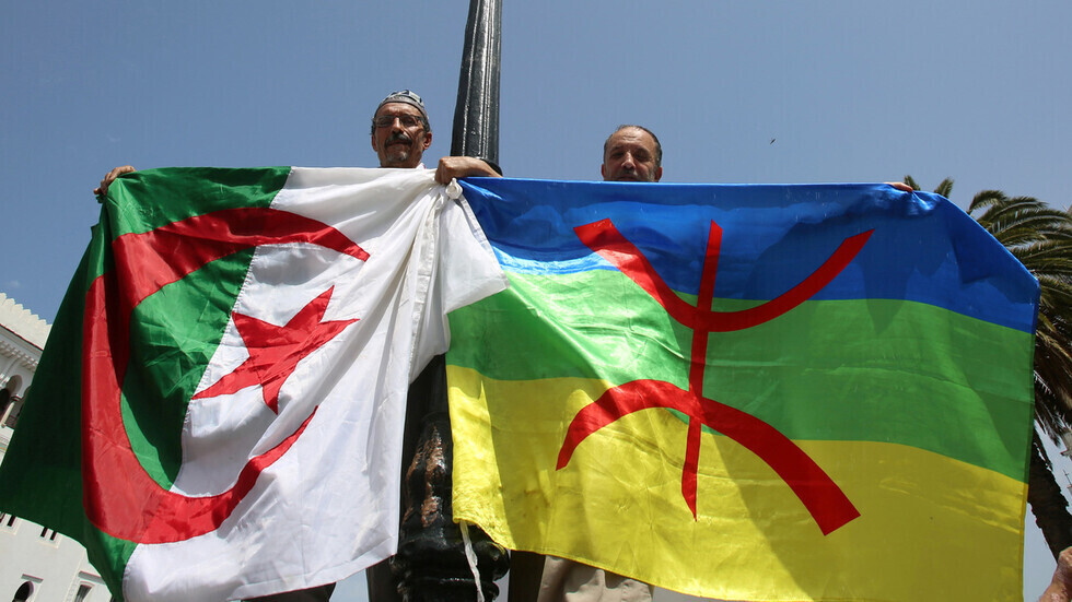 الجزائر.. قرار بتدوين الأمازيغية في النقود والأوراق الرسمية