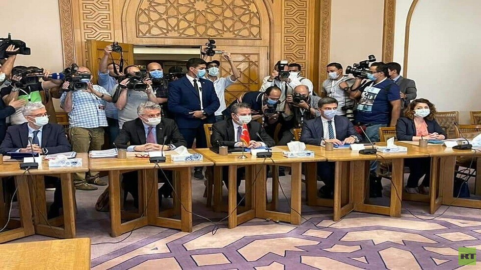 بيان: مصر وتركيا عقدتا محادثات صريحة وعميقة بشأن قضايا ثنائية وإقليمية في القاهرة