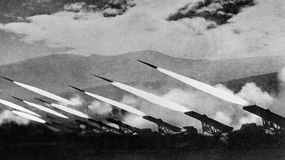 "كاتيوشا"..  منتجو أشهر منظومة قتالية روسية يذكرون بسلاح النصر في الحرب العالمية الثانية