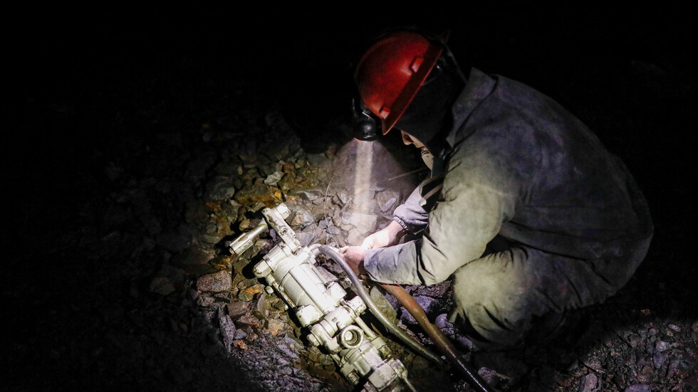 مقتل 15 شخصا في عملية بحث عن الذهب في غينيا