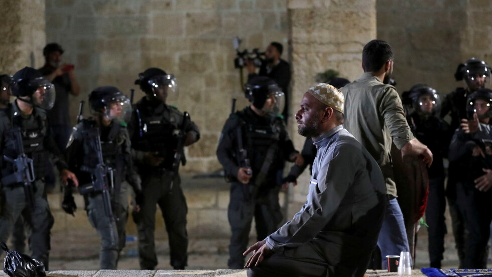 أحداث القدس.. المكتب الإعلامي في غزة يتهم "تويتر" و"فيسبوك" بملاحقة المحتوى الفلسطيني