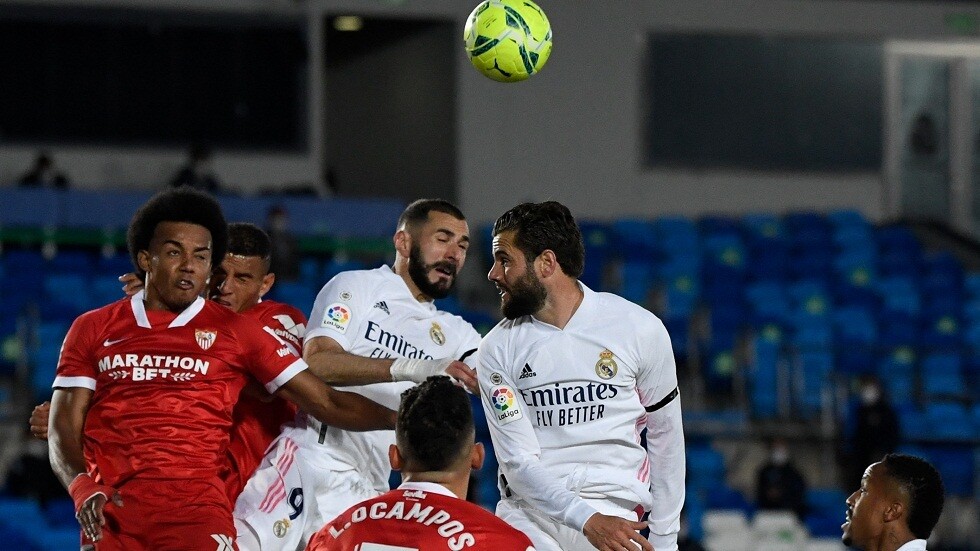 ريال مدريد يتعادل بشق الأنفس أمام إشبيلية ويهدر فرصة ذهبية لانتزاع صدارة "الليغا" (فيديو)