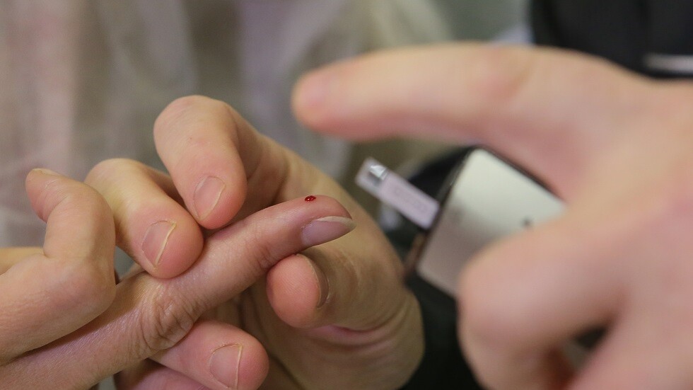 وداعا لفحص السكري عبر جرح الأصبع.. جهاز روسي لقياس السكر عن بعد