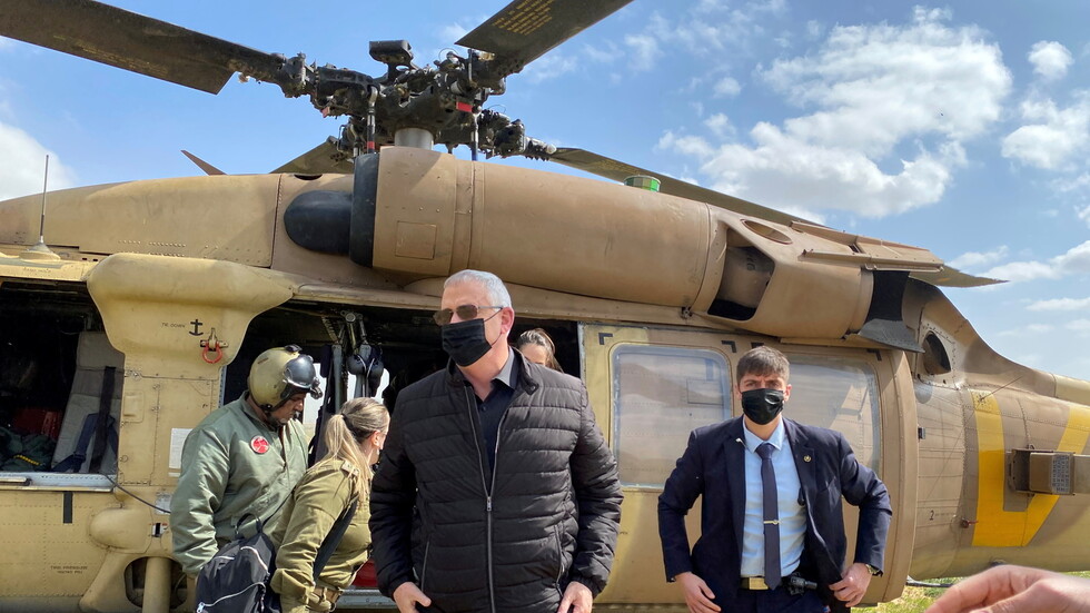 "القناة 12": صواريخ استهدفت مدينة أسدود خلال وجود غانتس الذي هرب إلى مكان محصن