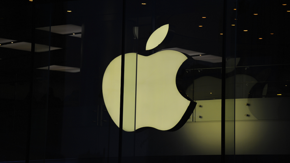 آبل تكشف رفضها أو إزالتها أكثر من مليون تطبيق خبيث من متجرها في عام 2020!