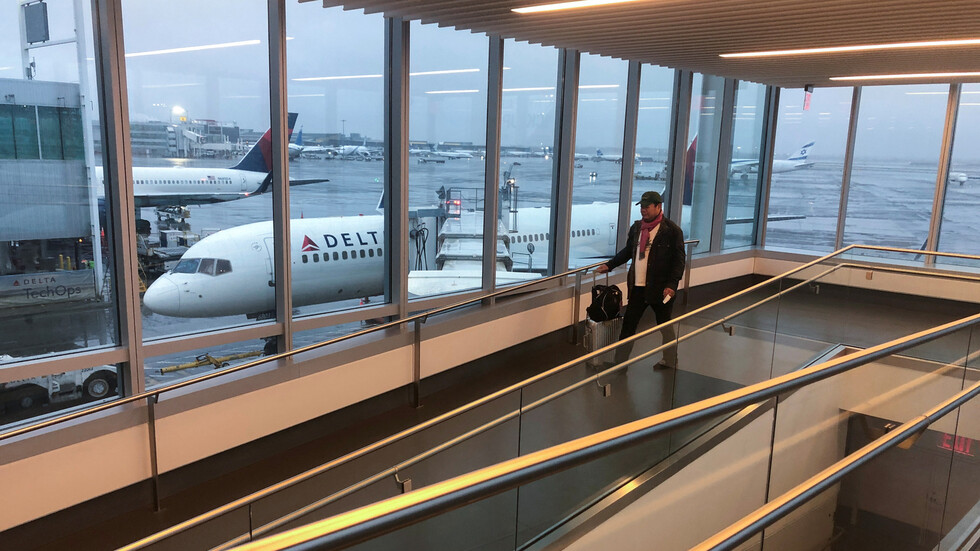 شركات طيران أمريكية تعلق رحلاتها إلى إسرائيل