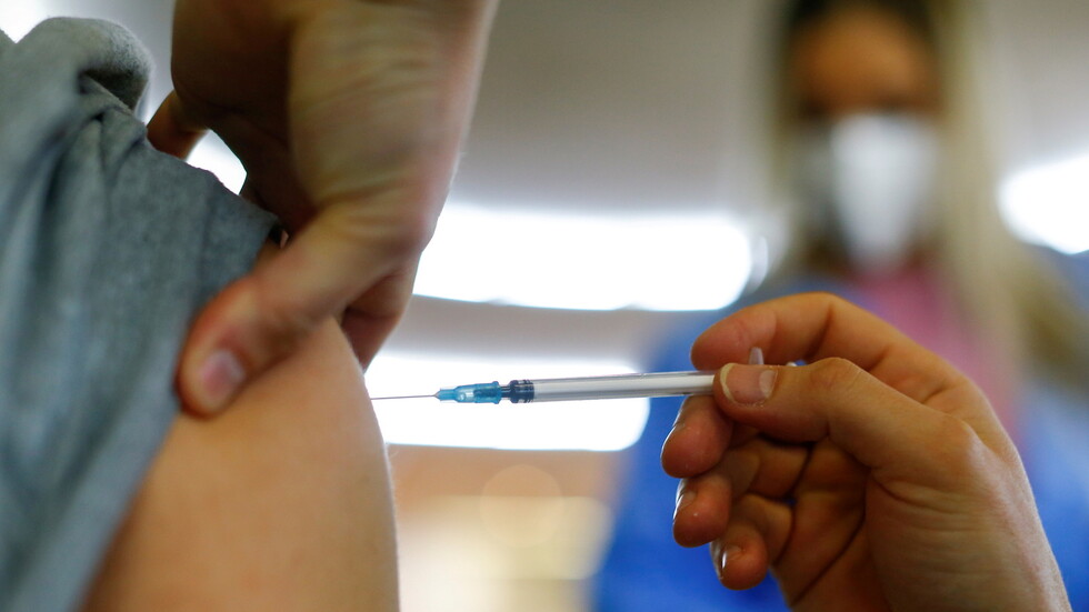 السلطات الأمريكية تصادق على استخدام لقاح 