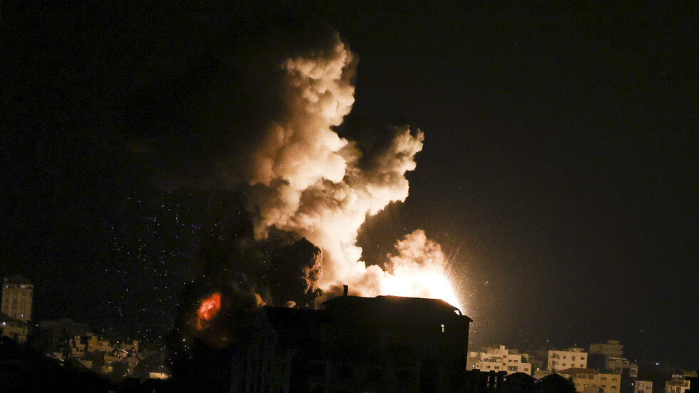 ارتفاع عدد القتلى نتيجة الضربات الإسرائيلية على غزة إلى 83 شخصا بينهم 17 طفلا