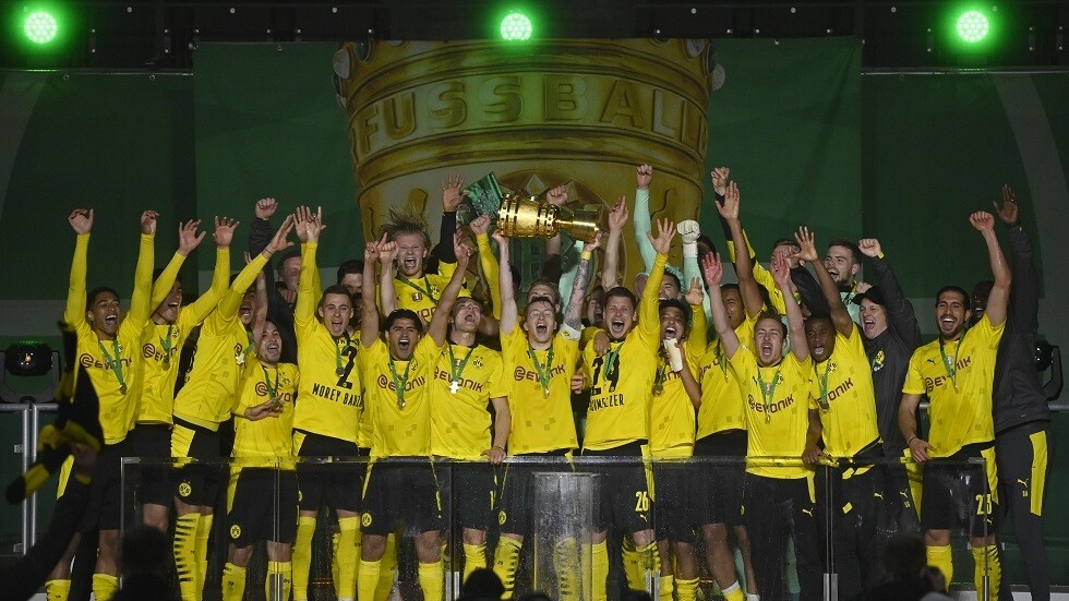 بوروسيا دورتموند يرفع كأس ألمانيا (فيديو)