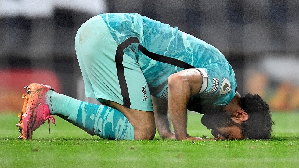 محمد صلاح يعادل رقما قياسيا عمره 100 سنة (فيديو)