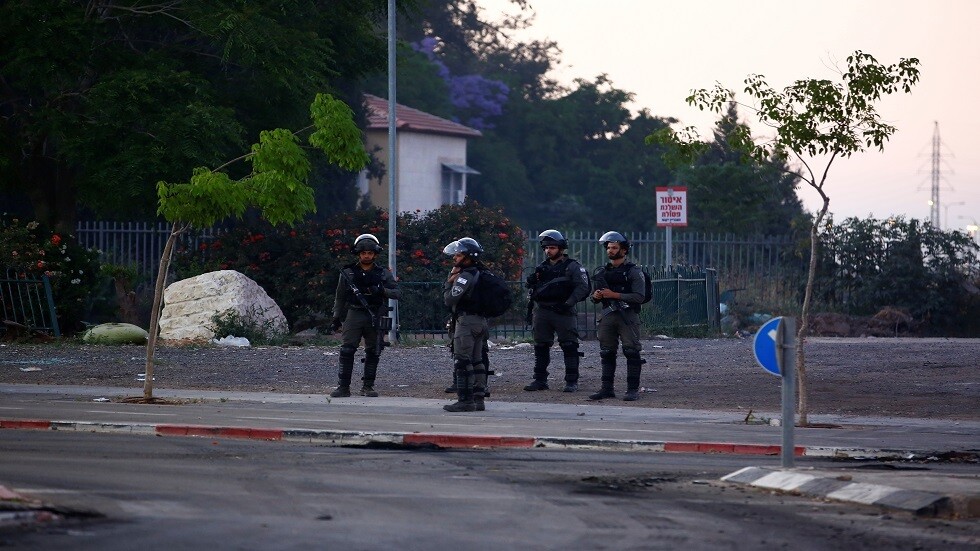 الجيش الإسرائيلي ينفي الأنباء المتداولة عن دخول قواته إلى غزة لكن لديهم أوامر بالاستعداد لذلك