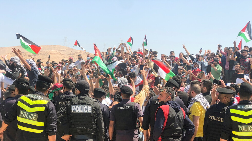 وزير أردني يدعو المشاركين بالفعاليات التضامنية إلى عدم الاقتراب من الحدود