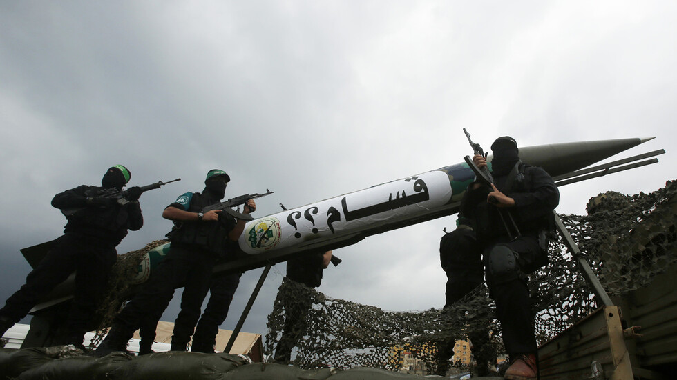 كتائب القسام تقصف موديعين قرب رام الله "إهداء لأرواح ضحايا الضفة المحتلة وانتقاما لدمائهم"