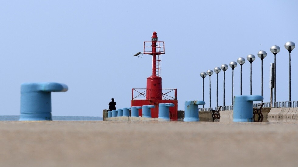 موقع: عمال ميناء إيطالي يرفضون تحميل أسلحة على متن سفينة متجهة إلى إسرائيل