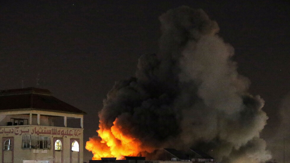 الغارات الإسرائيلية تستهدف كل الشوارع التي تؤدي لمستشفى الشفاء في قطاع غزة