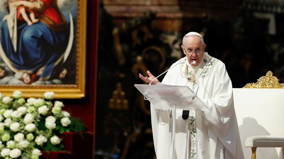 رويترز: البابا فرنسيس يدعو إلى وقف القتال في إسرائيل والأراضي الفلسطينية