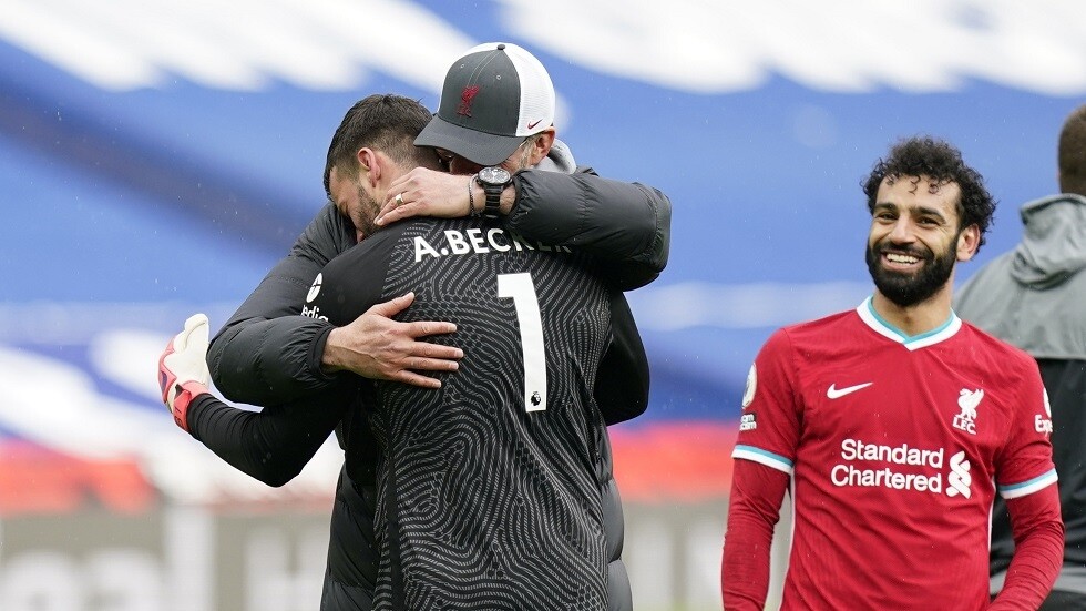 شاهد.. دموع الحارس أليسون وفرحة صلاح بهدف