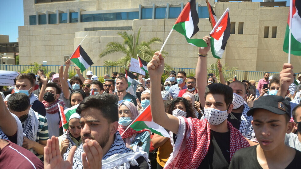 الأردن.. الأمن يحقق بتجاوزات خلال فض الاعتصام قرب السفارة الإسرائيلية