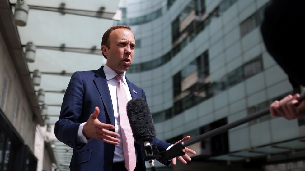 وزير الصحة البريطاني: السلالة الهندية من كورونا لا تؤثر على كبار السن المحصنين