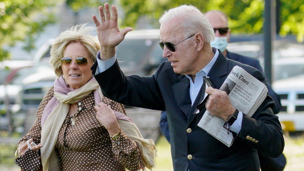 بايدن وزوجته يكشفان عن حجم مداخيلهما