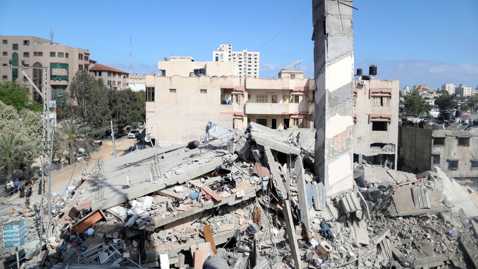 الرئاسة الفلسطينية وحركة "حماس" ترحبان بقرار مصر تخصيص نصف مليار دولار لإعادة إعمار غزة
