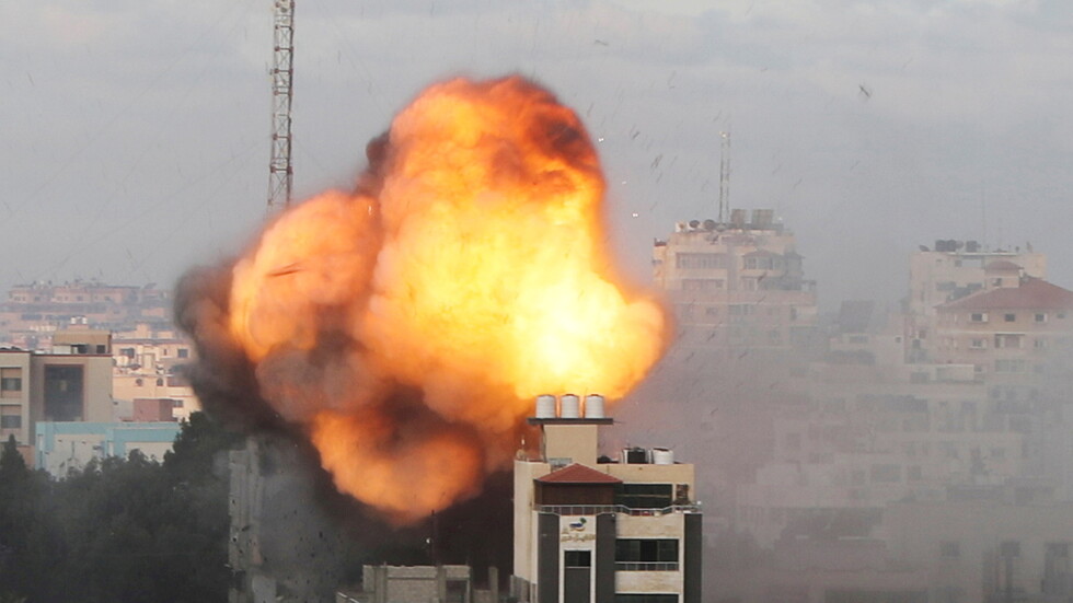 الجيش الإسرائيلي: 52 مقاتلة نفذت 120 غارة على مواقع في قطاع غزة خلال 25 دقيقة