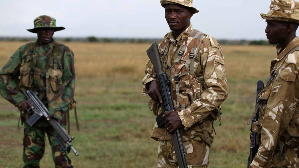 كينيا.. مقتل 7 عسكريين في كمين لحركة 