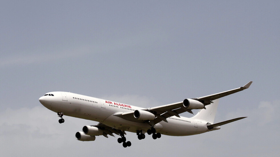 الجزائر تفتح مجالها الجوي مع فرنسا فقط