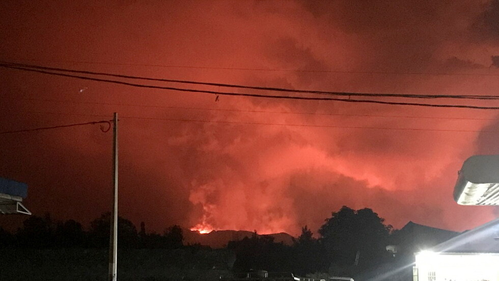 ثوران بركان في الكونغو يثير خوف المواطنين والسلطات تعمل على إجلائهم (فيديو)