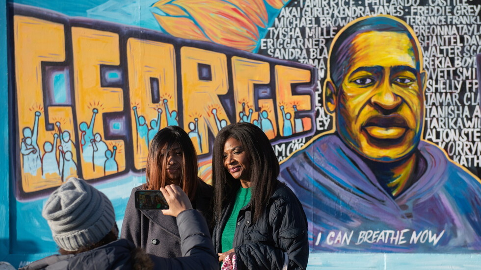 بايدن يستضيف أسرة جورج فلويد في البيت الأبيض بذكرى وفاته الأولى