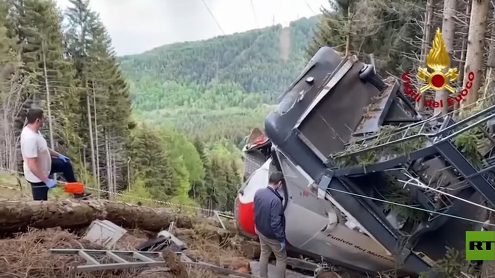 تواصل عملية البحث والإنقاذ في موقع حادث تلفريك المميت في إيطاليا