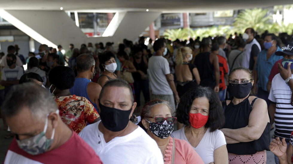 البرازيل.. وفيات كورونا تقترب من 450 ألفا