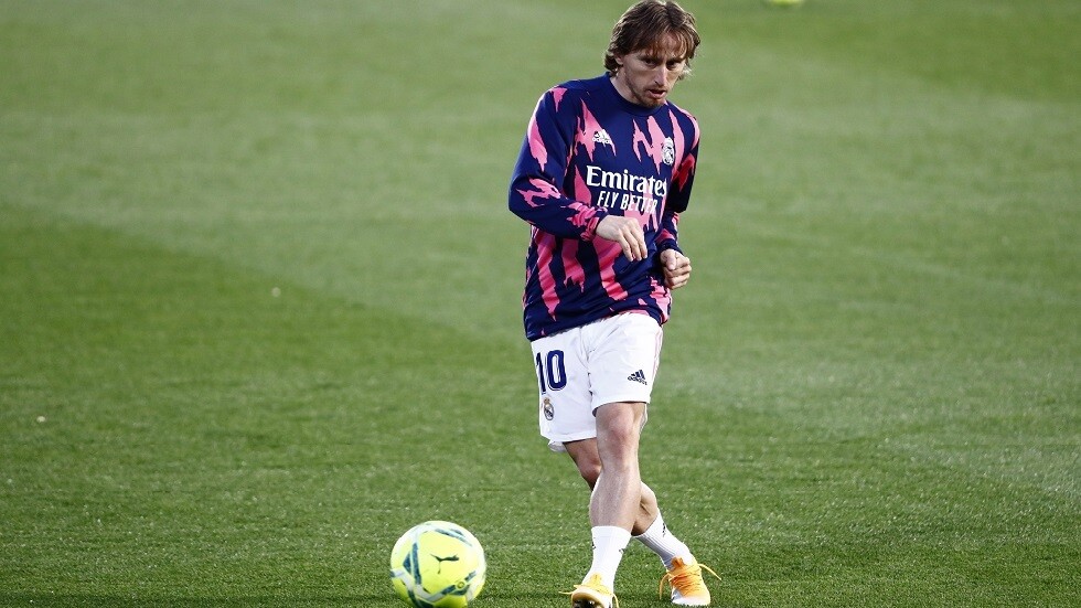 رسميا.. ريال مدريد يمدد عقد مودريتش