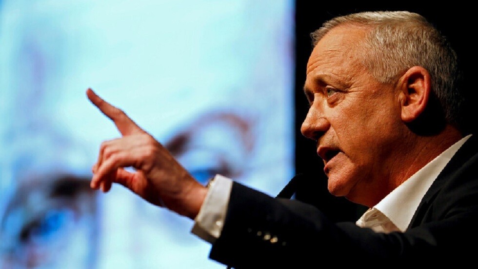 غانتس يهدد لبنان ويضع شرطا لإعادة إعمار غزة