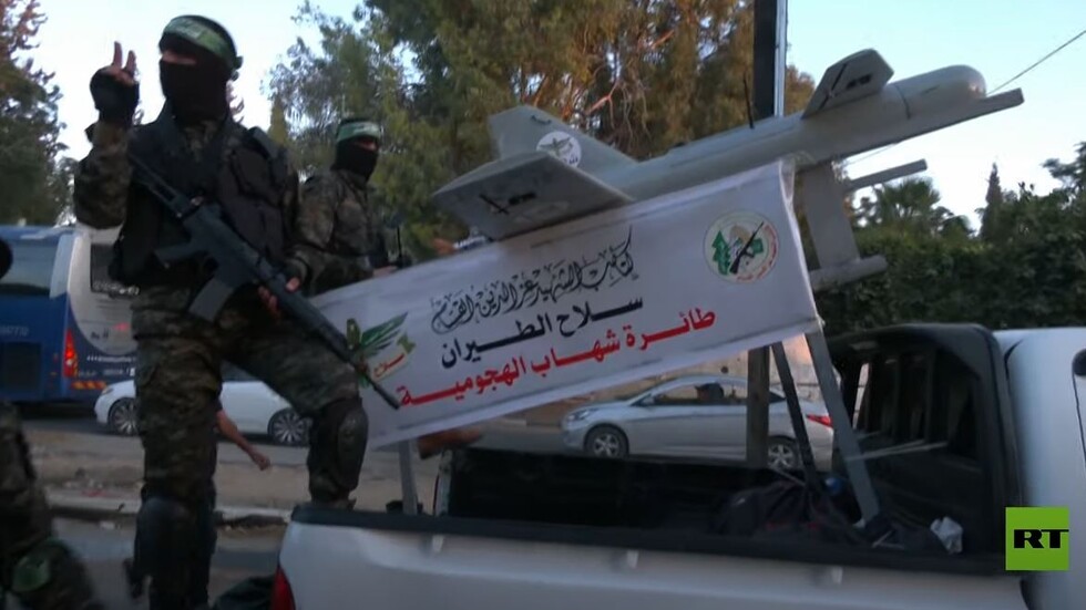 كتائب القسام تقيم عرضا عسكريا في خان يونس