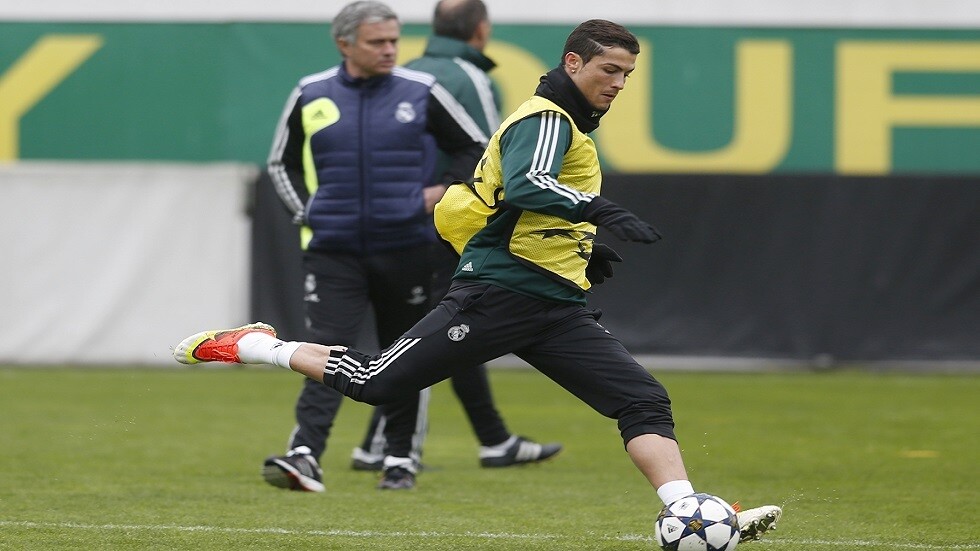 مورينيو يقدم عرضا لرونالدو