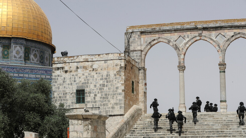 بتكليف من السيسي.. مدير المخابرات المصرية يصل تل أبيب لبحث التهدئة ويلتقي عباس لـ"إنهاء الانقسام"