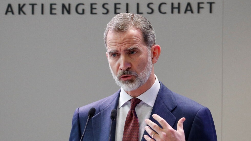 الملك الإسباني يتلقى لقاح كورونا