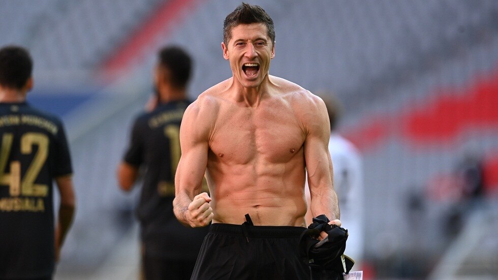 ليفاندوفسكي يعزز فرضية رحيله عن بايرن ميونيخ