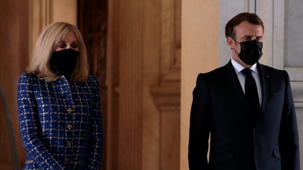 ماكرون وعقيلته يتلقيان لقاح كورونا