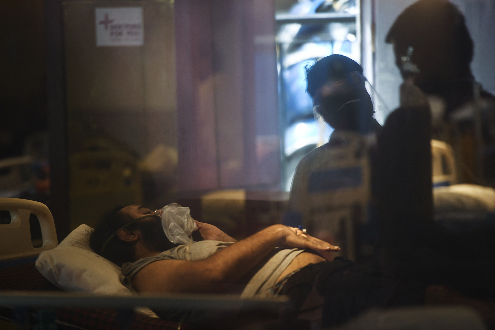 الهند.. 18 مريضا بكورونا توفوا في حريق شب بالمستشفى